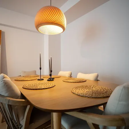 The Level Sanctuary: Free Parking & Netflix דירה