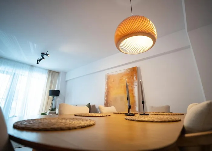 The Level Sanctuary: Free Parking & Netflix Apartment Bukarest