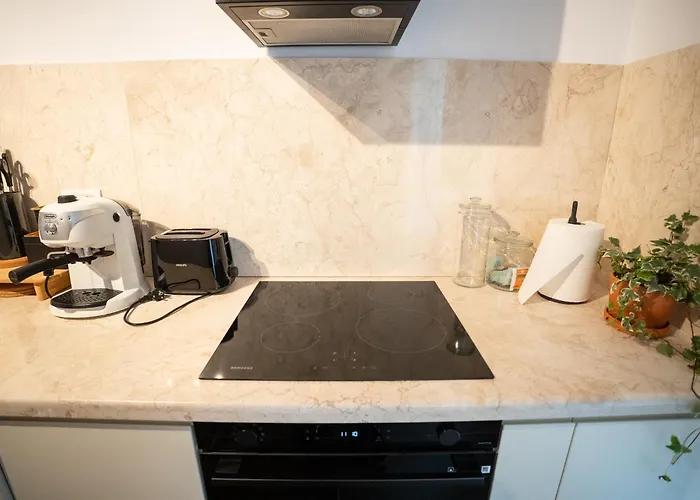 The Level Sanctuary: Free Parking & Netflix Appartement