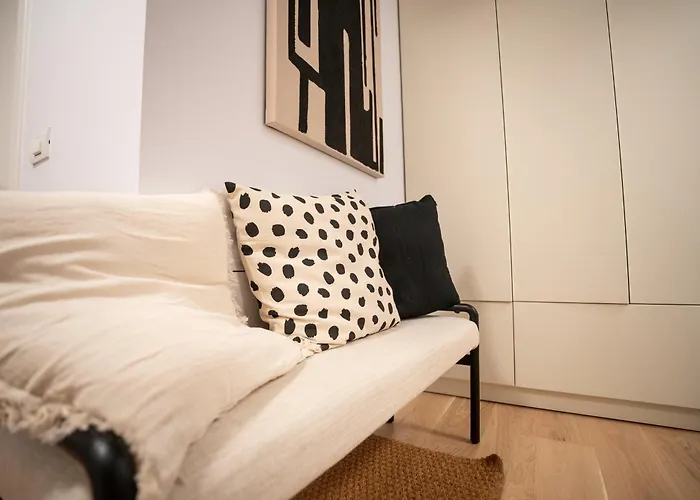 The Level Sanctuary: Free Parking & Netflix Bukarest