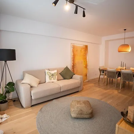 Apartment The Level Sanctuary: Free Parking & Netflix Bucharest